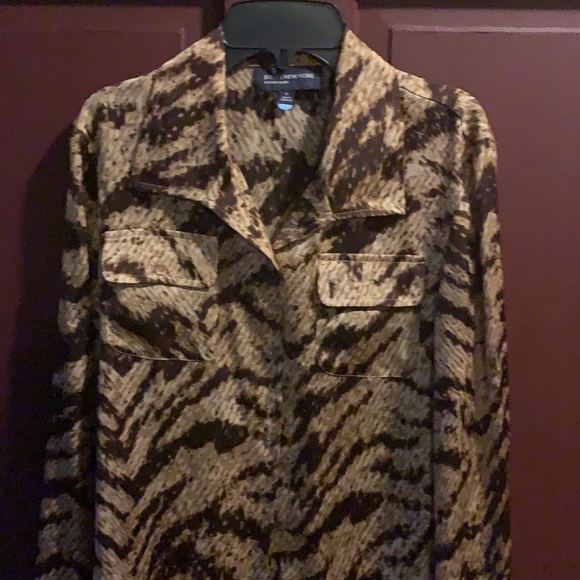 JONES NEW YORK SIGNATURE ANIMAL PRINT BLOUSE (M) - Picture 2 of 9